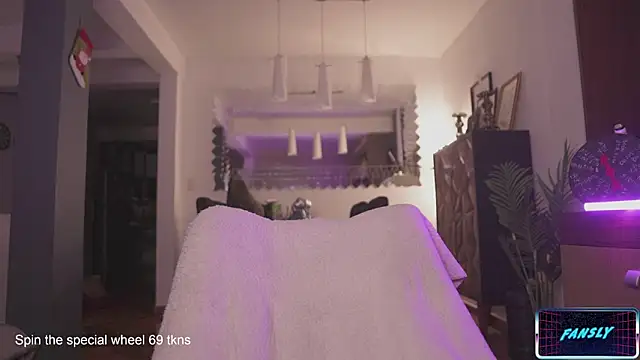 LucyAllenX online show from 01-26-25, 12:48