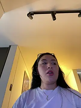 Snapshot of AnushaKumari chatting on 03-13-26, 05:41 AnushaKumari online show from 03-13-26, 05:41