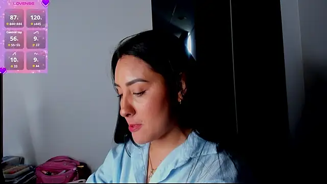 Snapshot of AnushaKumari chatting on 07-10-26, 05:37 AnushaKumari online show from 07-10-26, 05:37