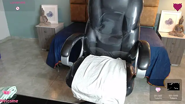 Barbiegomez online show from 12-18-24, 03:37