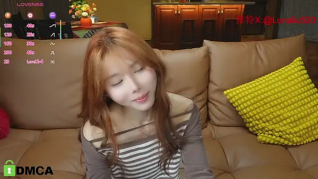 Snapshot of Luna520 chatting on 02-16-25, 03:16 Luna520 online show from 02-16-25, 03:16