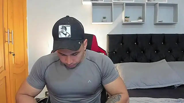 tyler hank01 online show from 04-13-26, 12:38