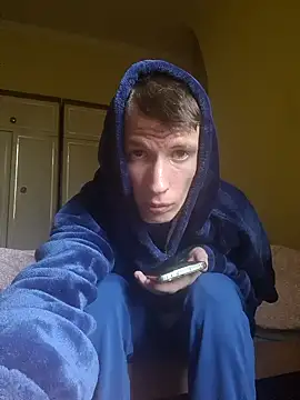 Snapshot of LuxxFin chatting on 11-05-25, 02:06 LuxxFin online show from 11-05-25, 02:06