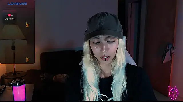 Snapshot of Saucy_Jenn chatting on 12-07-24, 02:42 Saucy Jenn online show from 12-07-24, 02:42