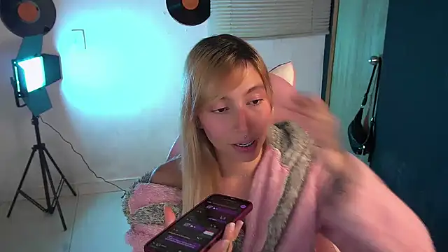 Saucy Jenn online show from 04-24-26, 04:26