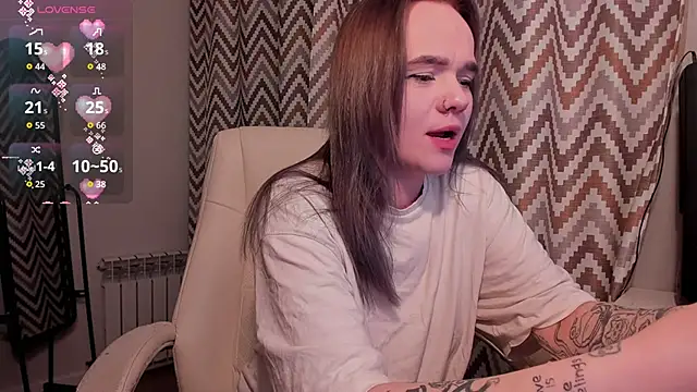 Snapshot of SarahRomantic chatting on 04-08-26, 07:03 SarahRomantic online show from 04-08-26, 07:03