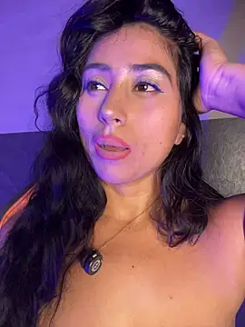 Snapshot of Valentinne_z chatting on 05-24-26, 01:10 Valentinne z online show from 05-24-26, 01:10