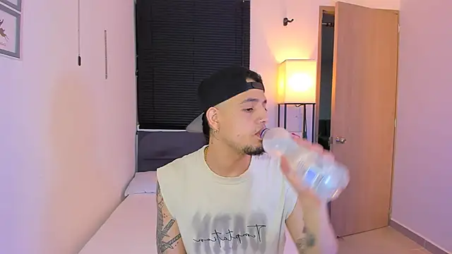 alejandro calderon1 online show from 04-04-26, 03:38