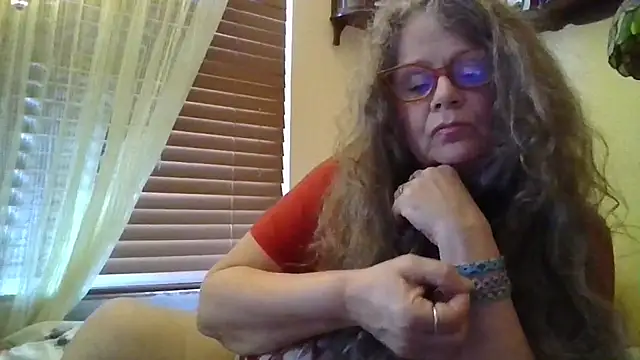 Snapshot of DestineeLoverGirl chatting on 04-01-26, 04:59 DestineeLoverGirl online show from 04-01-26, 04:59