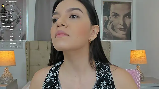 Snapshot of Beautyari_ chatting on 01-08-25, 11:43 Beautyari online show from 01-08-25, 11:43