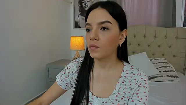 Snapshot of Beautyari_ chatting on 03-15-25, 12:24 Beautyari online show from 03-15-25, 12:24
