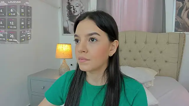 Snapshot of Beautyari_ chatting on 03-18-25, 12:14 Beautyari online show from 03-18-25, 12:14