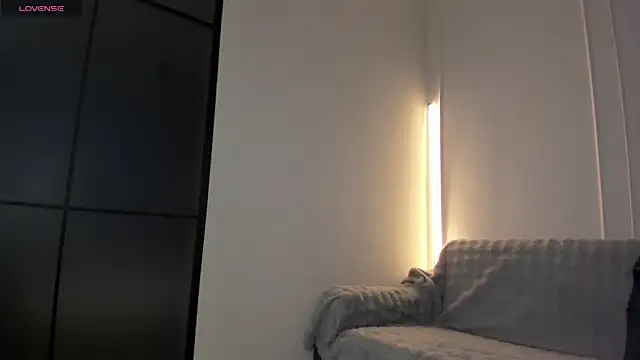 Lunaonekiss online show from 06-12-26, 05:28