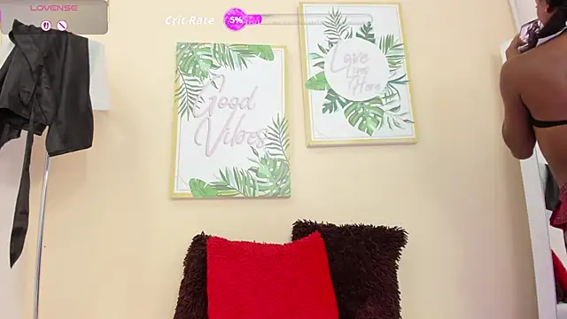 Snapshot of pameela_brown chatting on 10-16-25, 10:33 pameela brown online show from 10-16-25, 10:33