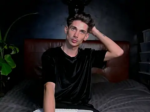 Snapshot of DanielCrush1 chatting on 10-03-25, 06:38 DanielCrush1 online show from 10-03-25, 06:38