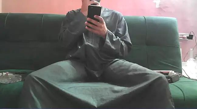 Snapshot of foxsanSs chatting on 03-08-25, 03:17 foxsanSs online show from 03-08-25, 03:17