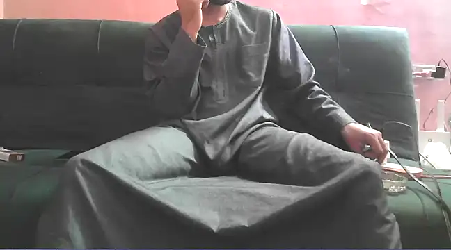 Snapshot of foxsanSs chatting on 03-08-25, 08:03 foxsanSs online show from 03-08-25, 08:03