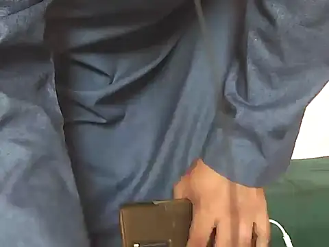 Snapshot of foxsanSs chatting on 09-28-25, 09:25 foxsanSs online show from 09-28-25, 09:25