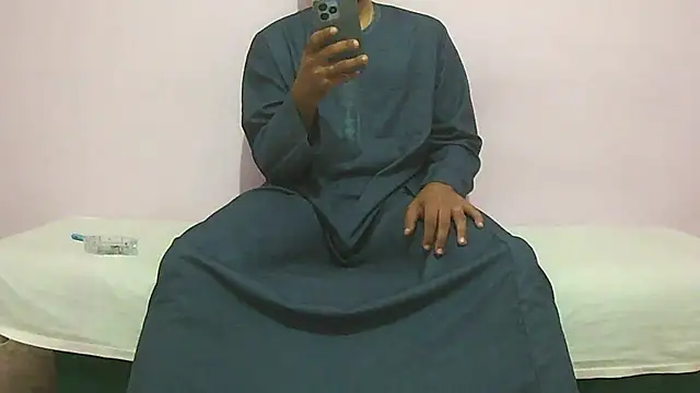 Snapshot of foxsanSs chatting on 10-05-25, 07:34 foxsanSs online show from 10-05-25, 07:34