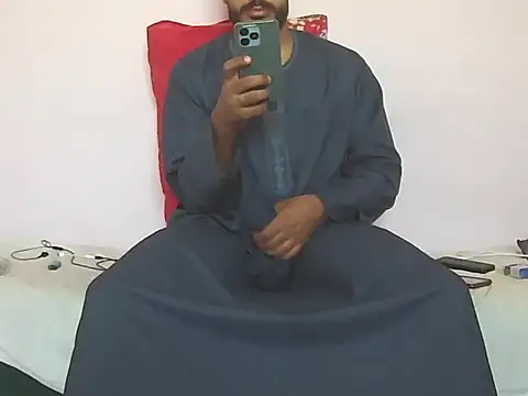 Snapshot of foxsanSs chatting on 10-13-25, 01:11 foxsanSs online show from 10-13-25, 01:11