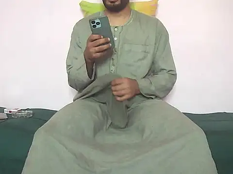 Snapshot of foxsanSs chatting on 11-11-25, 11:10 foxsanSs online show from 11-11-25, 11:10