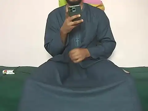 Snapshot of foxsanSs chatting on 11-24-25, 12:05 foxsanSs online show from 11-24-25, 12:05