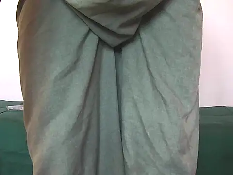 Snapshot of foxsanSs chatting on 12-20-25, 11:50 foxsanSs online show from 12-20-25, 11:50