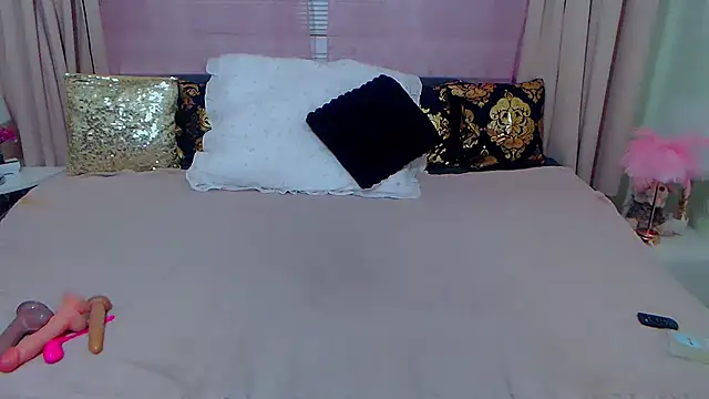 BustyVicky online show from 12-18-24, 10:35