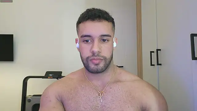 Snapshot of izaak_lover chatting on 01-03-25, 11:55 izaak lover online show from 01-03-25, 11:55