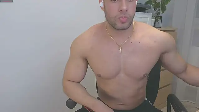 Snapshot of izaak_lover chatting on 02-13-25, 06:05 izaak lover online show from 02-13-25, 06:05