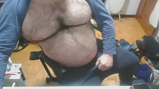 mikeyhotbear online show from 01-10-25, 06:20