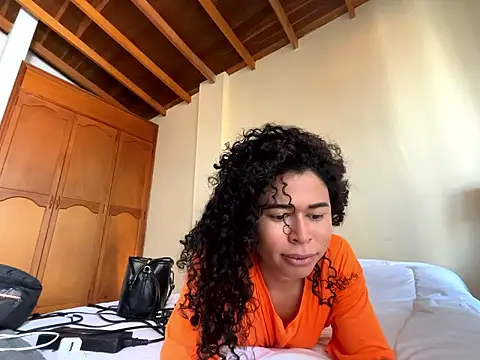 GabriSaenz online show from 01-16-26, 02:21