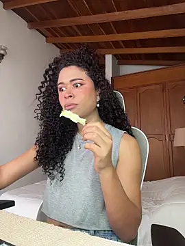 GabriSaenz online show from 04-01-26, 01:41