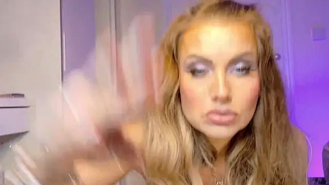 Tinkerbell822 online show from 01-14-26, 08:53