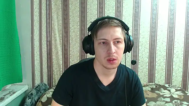 darienlarge online show from 10-31-25, 02:23