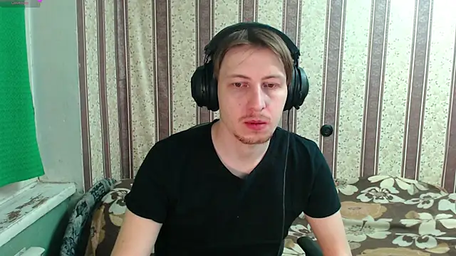 darienlarge online show from 11-30-25, 04:05