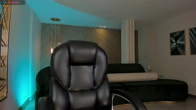 ErikaBenz  online show from 11-10-25, 12:04