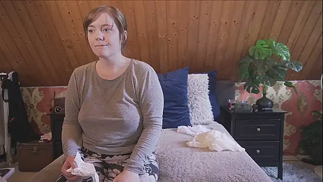 Snapshot of TessaWinter chatting on 05-20-26, 02:34 TessaWinter online show from 05-20-26, 02:34