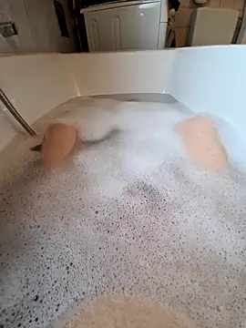 toeloverlive online show from 10-22-25, 08:47