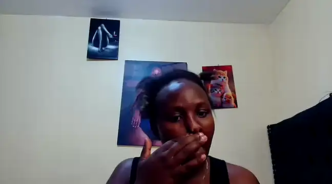 Snapshot of Toomuchbooty33 chatting on 02-06-25, 04:36 Toomuchbooty33 online show from 02-06-25, 04:36