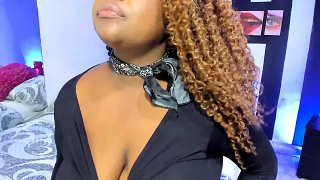 Snapshot of YeminaLeman chatting on 01-26-25, 02:45 YeminaLeman online show from 01-26-25, 02:45