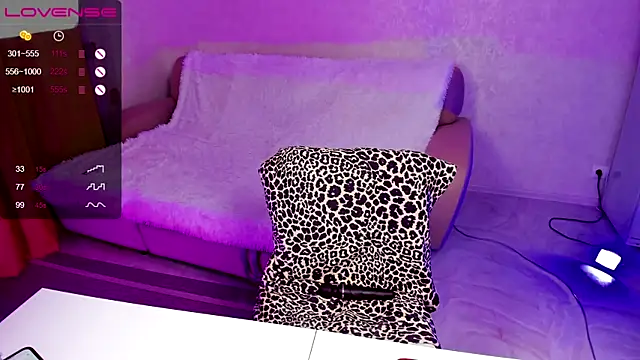 Snapshot of Rose-Baby chatting on 12-13-24, 04:38 Rose-Baby online show from 12-13-24, 04:38