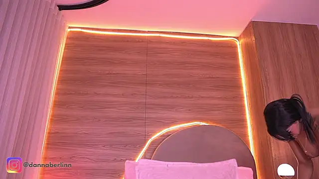 danna berlin  online show from 04-20-26, 07:26