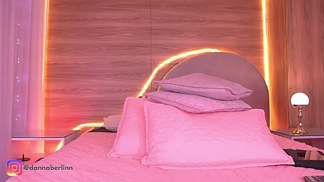 danna berlin  online show from 04-21-26, 01:42