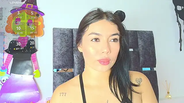 Natasharuso online show from 10-27-25, 12:42