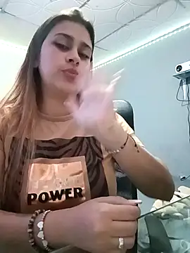 Latina sexy1 online show from 03-17-25, 03:40