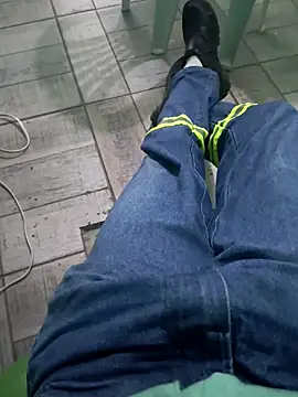 Snapshot of N-lS chatting on 03-11-26, 07:09 N-lS online show from 03-11-26, 07:09