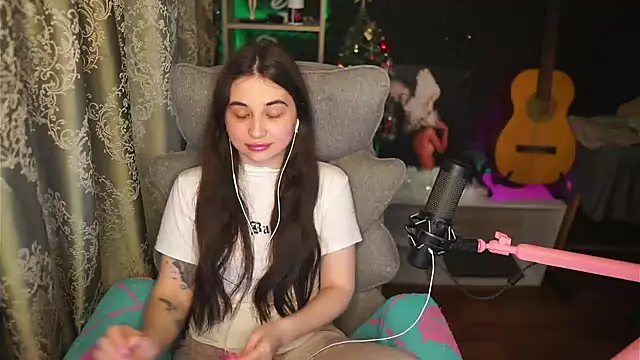 delicatedBailey online show from 05-05-26, 01:08