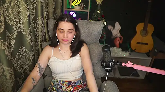 delicatedBailey online show from 07-23-26, 03:04