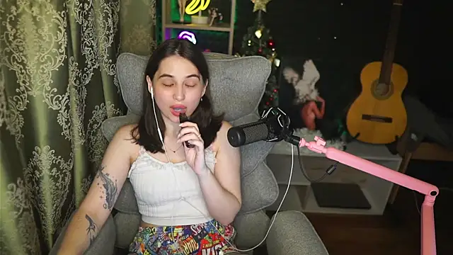 delicatedBailey online show from 07-31-26, 11:48
